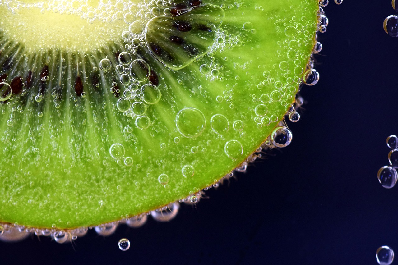 Kiwi – niepozorny owoc bogaty w witaminy.